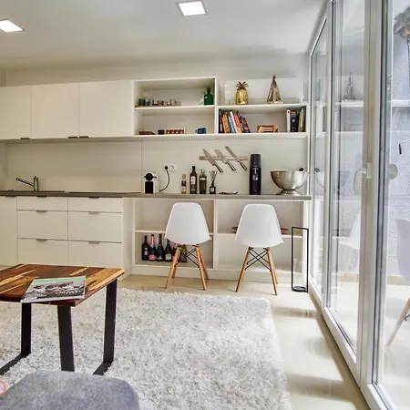 Apartment Fecskefeszek Resorts - Hostaid