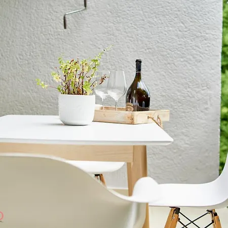Apartment Fecskefeszek Resorts - Hostaid
