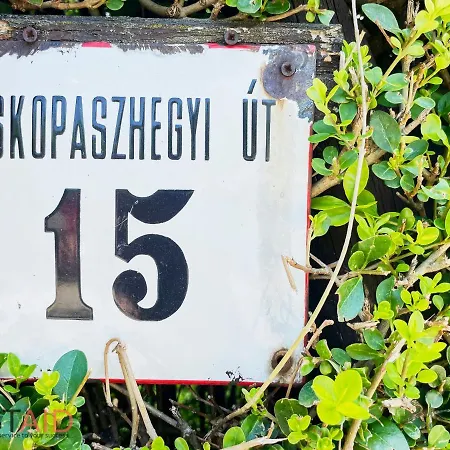 Fecskefeszek Resorts - Hostaid *