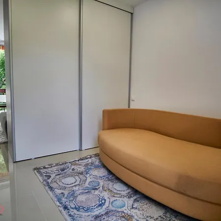 Fecskefeszek Resorts - Hostaid Apartment